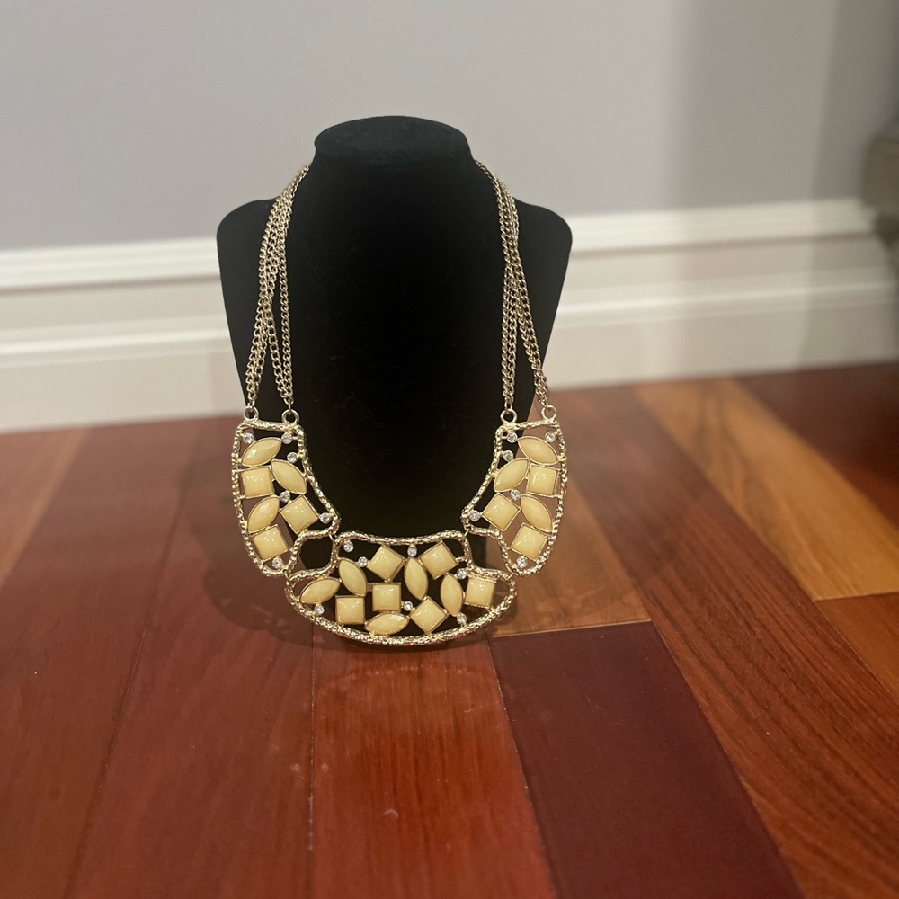 Super cute/unique statement necklace